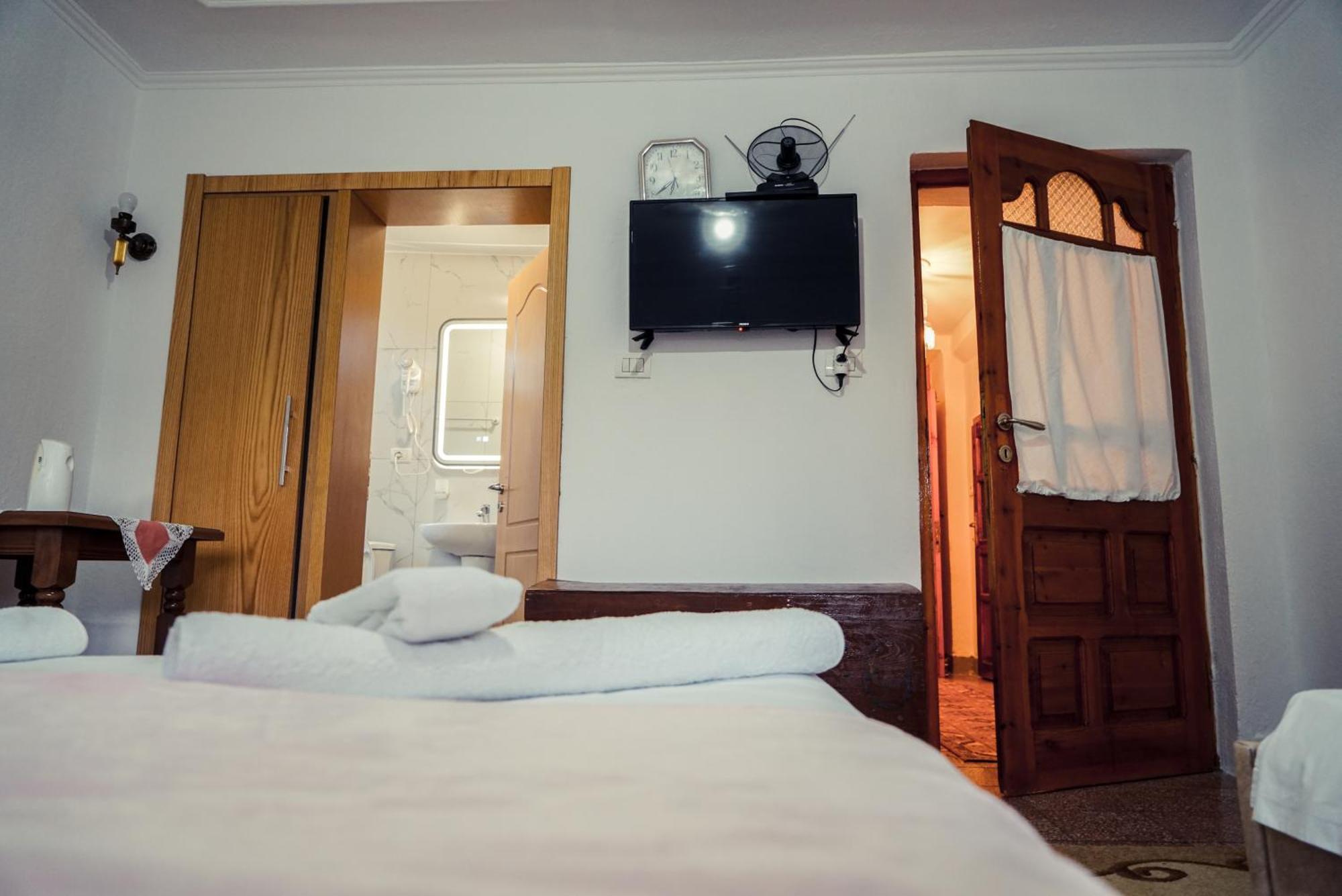Guesthouse Arber Gjirokastër Esterno foto