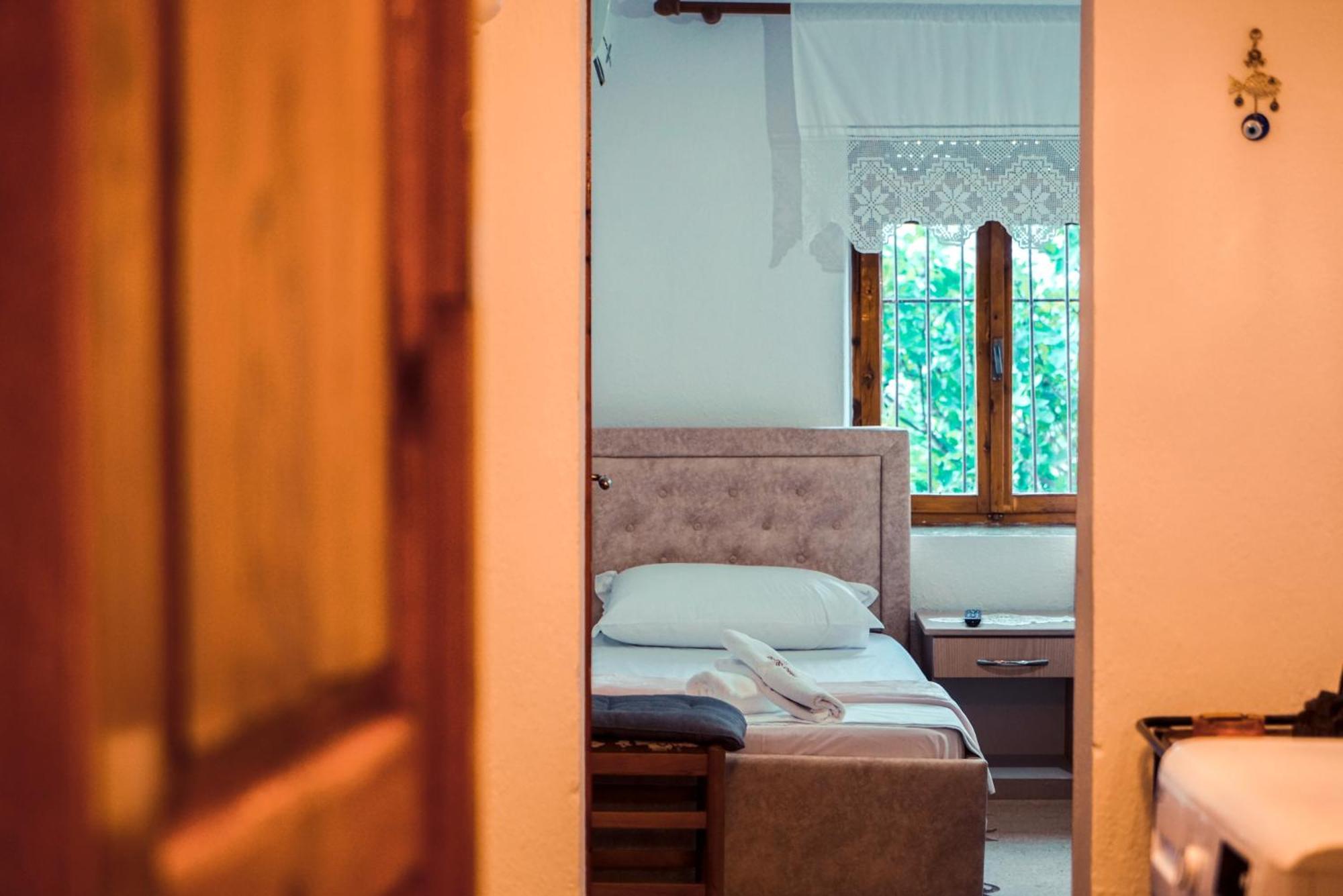 Guesthouse Arber Gjirokastër Esterno foto