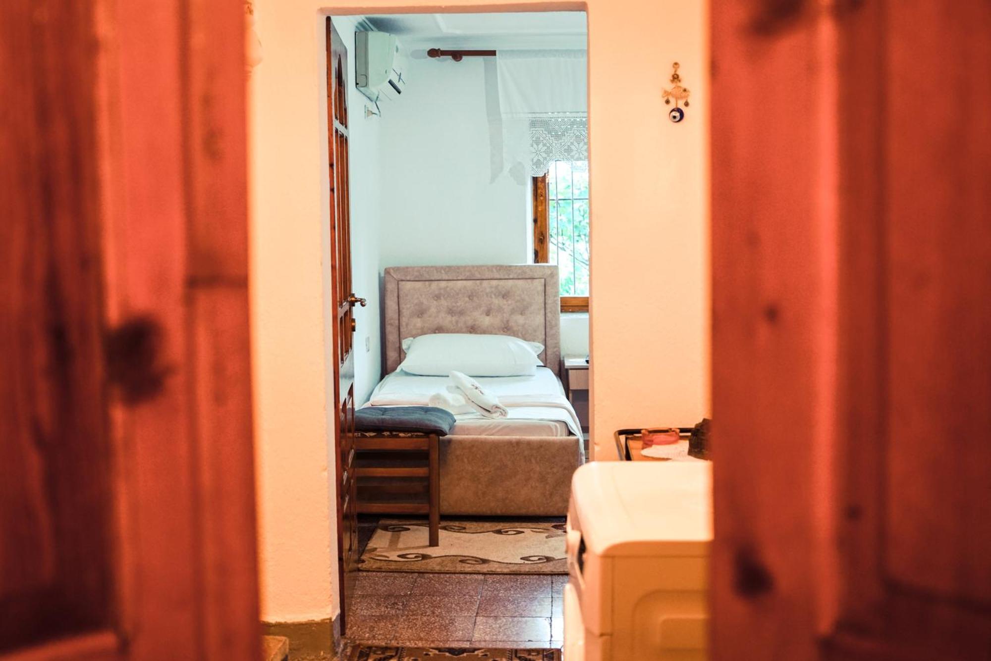 Guesthouse Arber Gjirokastër Esterno foto