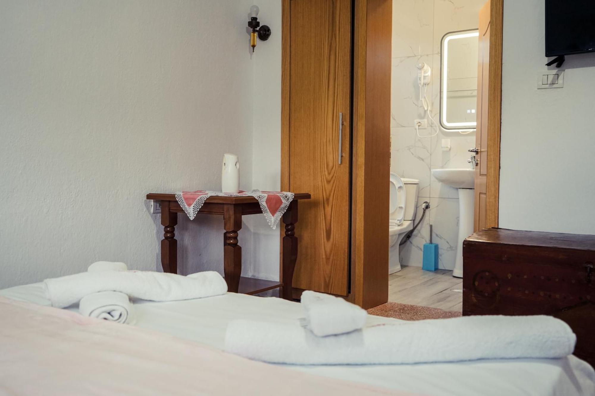 Guesthouse Arber Gjirokastër Esterno foto