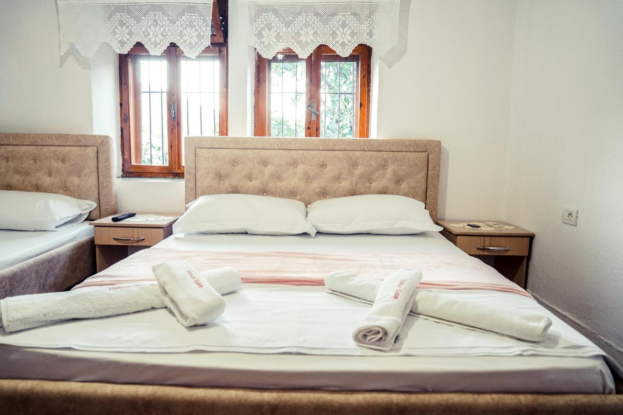 Guesthouse Arber Gjirokastër Esterno foto