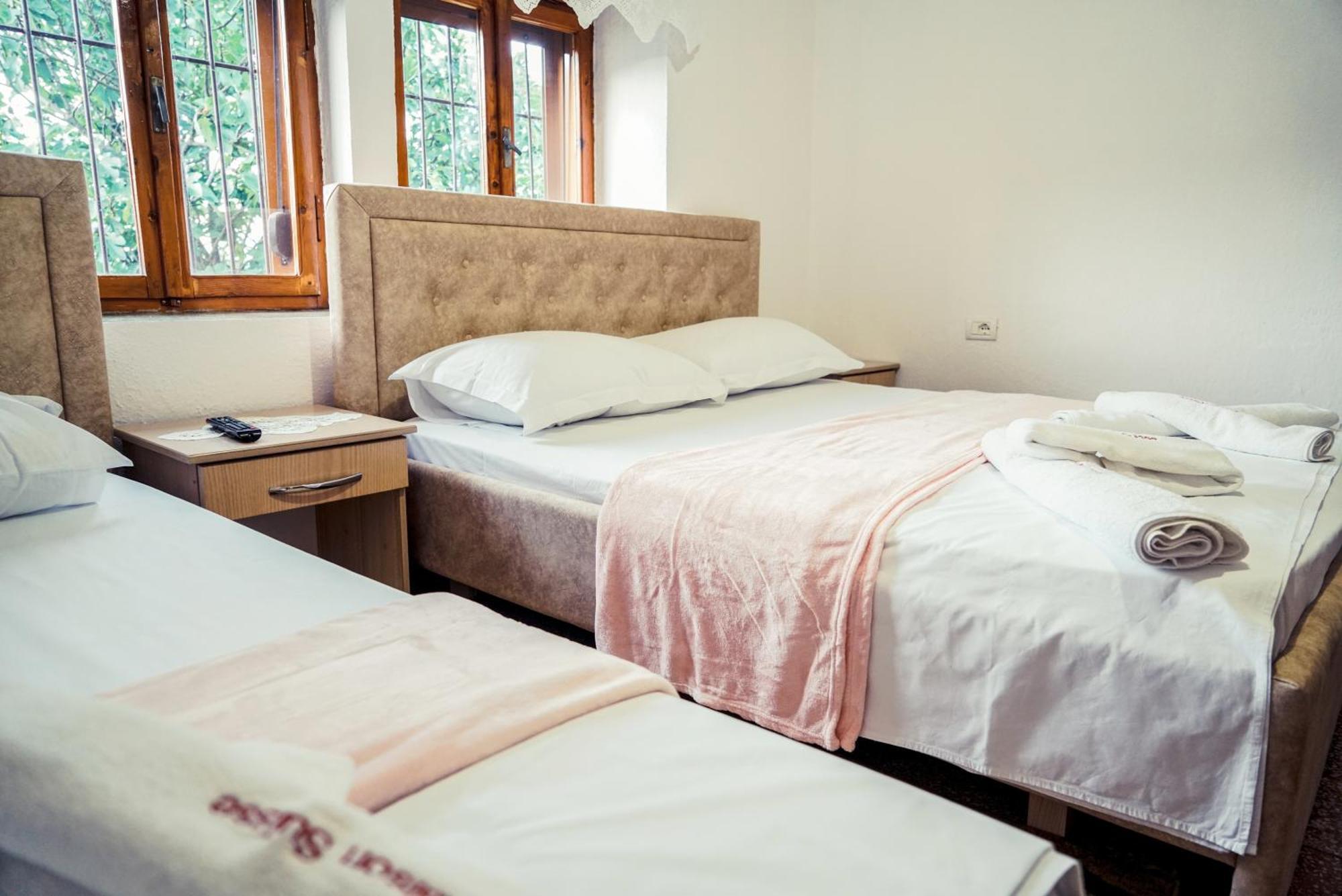 Guesthouse Arber Gjirokastër Esterno foto