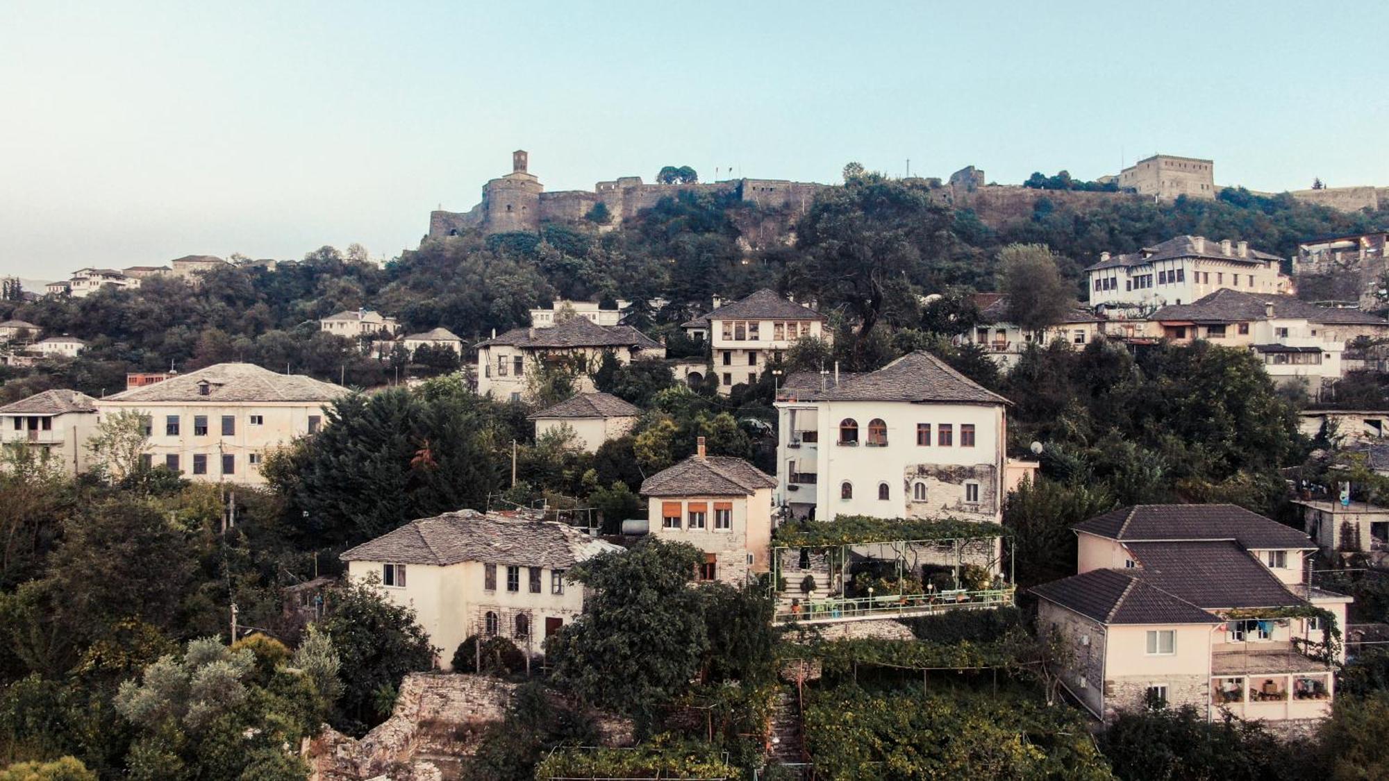 Guesthouse Arber Gjirokastër Esterno foto